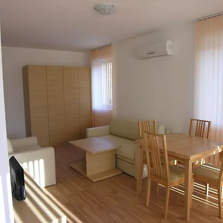 Sunflower Complex Апартхотел 3*