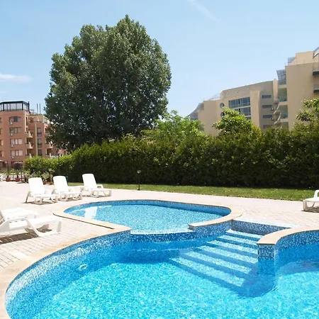 Апартхотел Sunflower Complex 3*