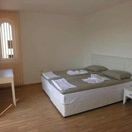 Sunflower Complex Aparthotel 3*